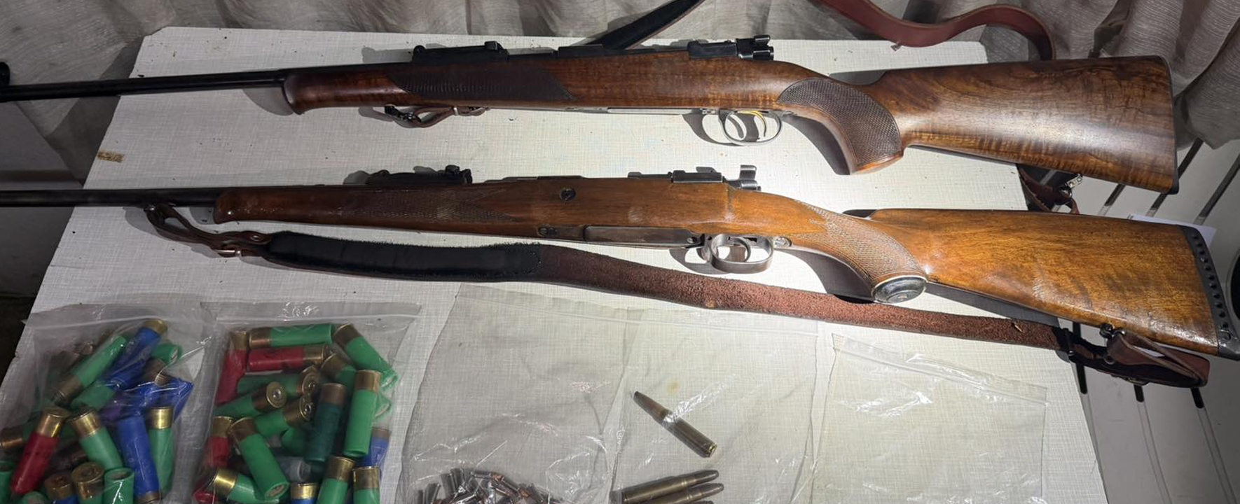 Претрес во Скопје, пронајдено оружје и муниција, лишено од слобода едно лице