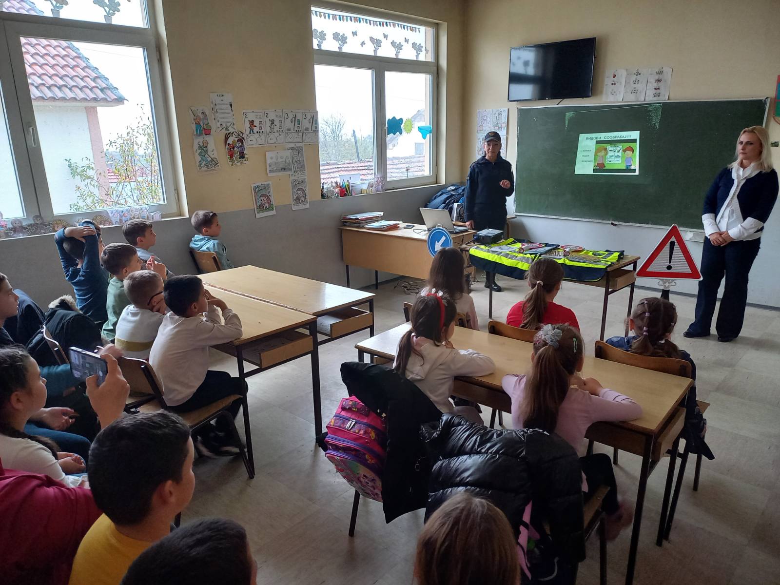 Превентивни активности на СВР Велес, СВР Скопје, СВР Штип, СВР Струмица и СВР Битола за безбеден сообраќај и заштита од семејно насилство, измами и врсничко насилство