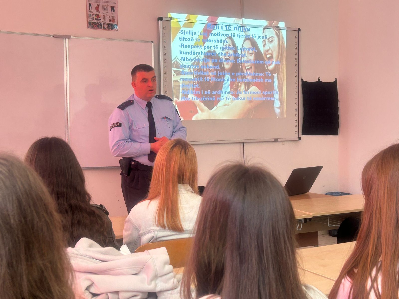 Превентивни активности за безбеден сообраќај и спречување на насилничко однесување на спортски натпревари