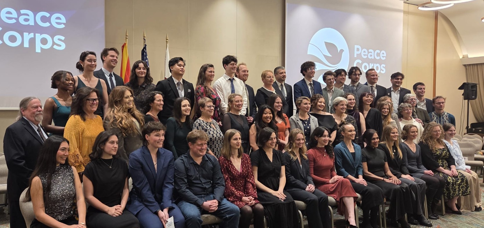 Продолжува поддршката на Американскиот мировен корпус во градење поинклузивна училишна средина и јакнење на јазичните вештини на учениците