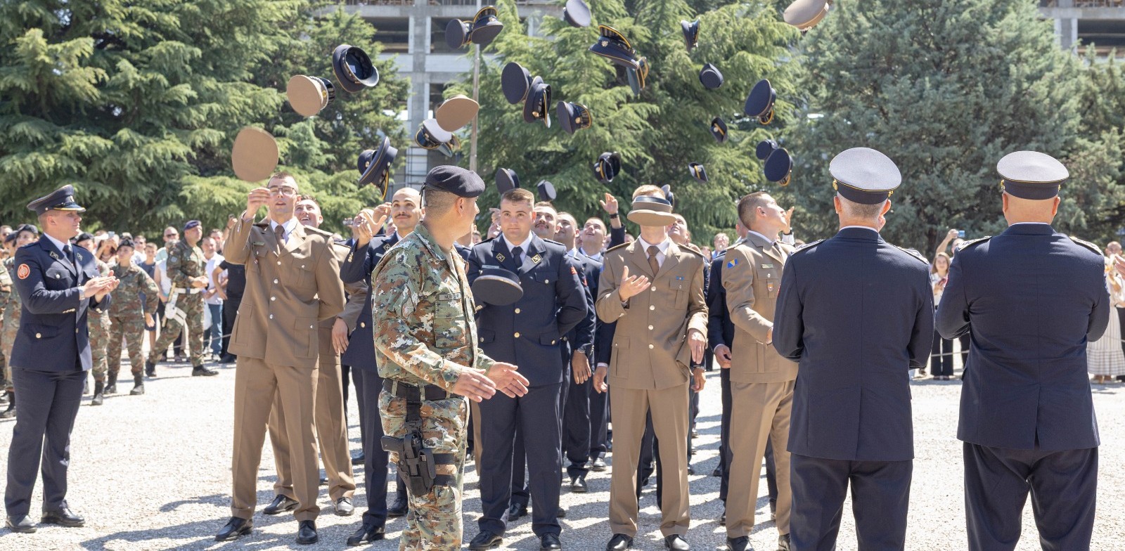 Промовирани нови 53 офицери на Воената академија – Нова дополнителна енергија и инвестиција во иднината на македонската Армија и безбедноста на државата
