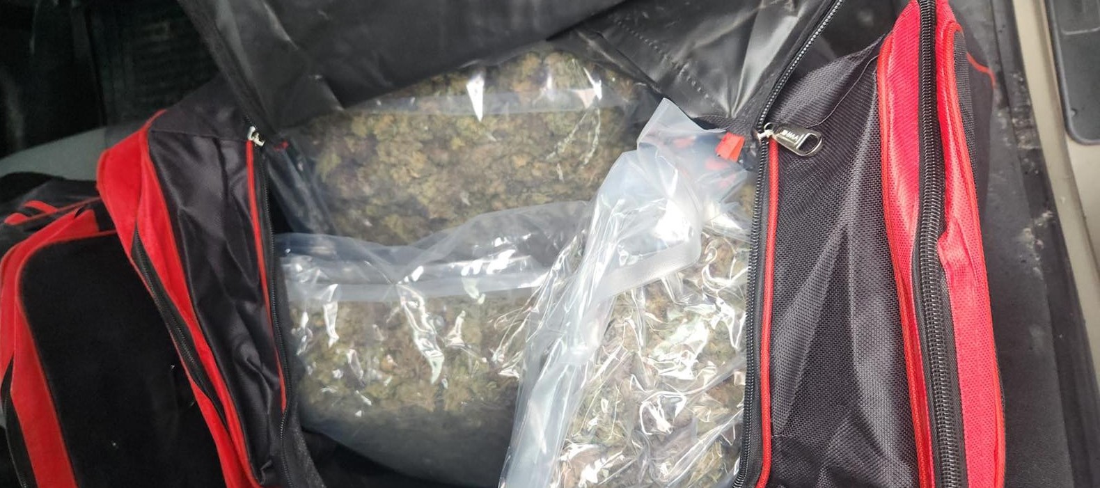 Пронајдени пет килограми марихуана во Скопје, лишен од слобода скопјанец, по што му е одреден притвор