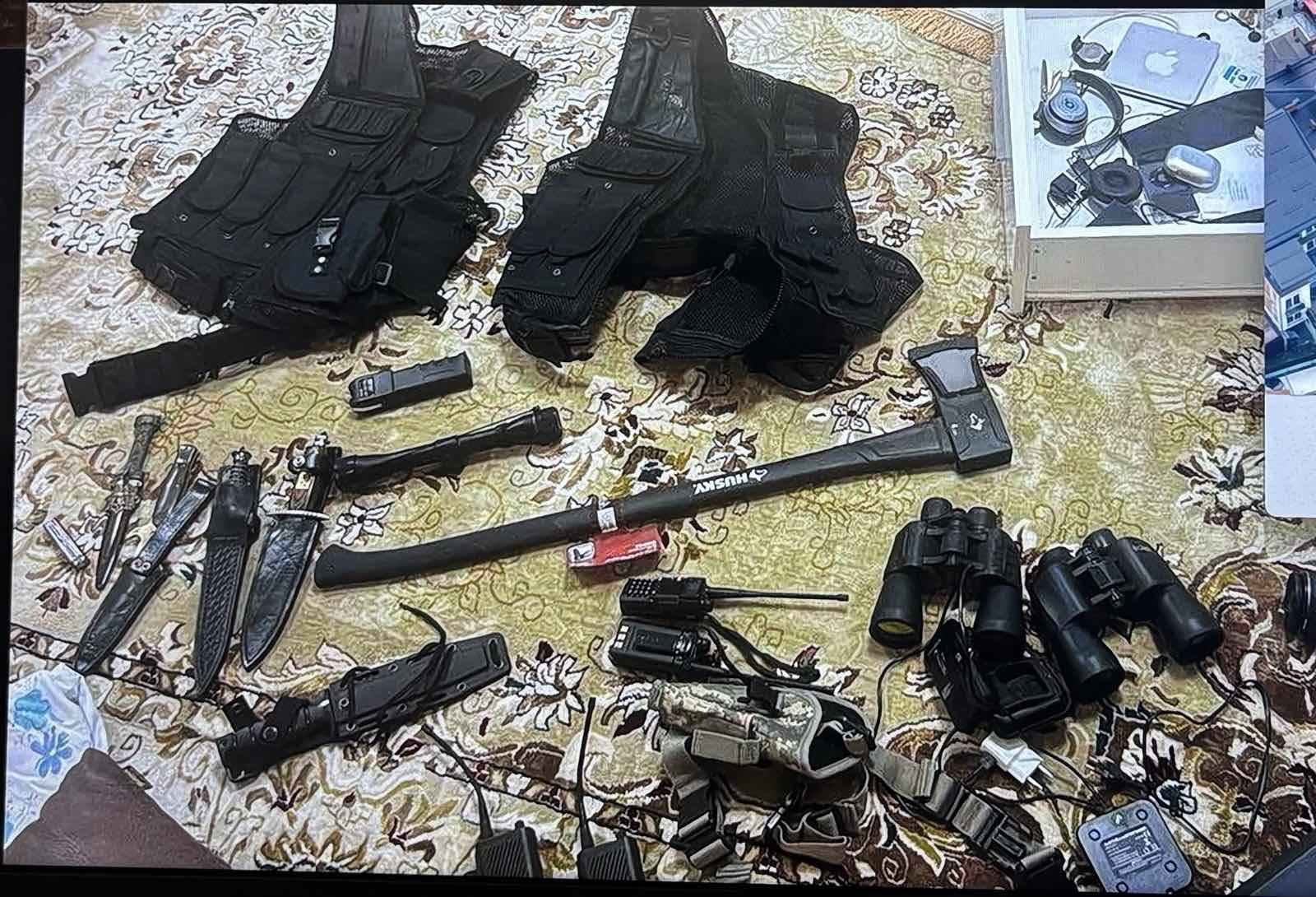 Пронајдено оружје при претрес во тетовско, лишени од слобода две лица, едниот на интернет се заканувал дека ќе изврши масовно убиство 