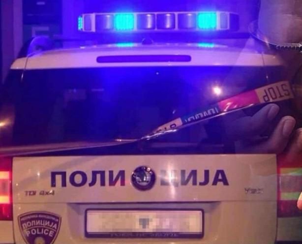 U gjet një automjet “Mercedes” i përmbysur në rrugën PKK Bllacë–Shkup, tre persona të vdekur