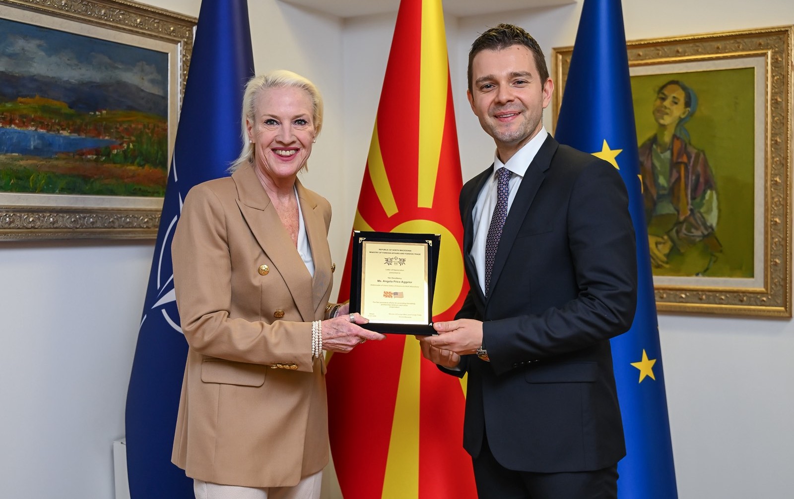 Проштална средба на министерот Муцунски со амбасадорката на САД, Ангела Агелер