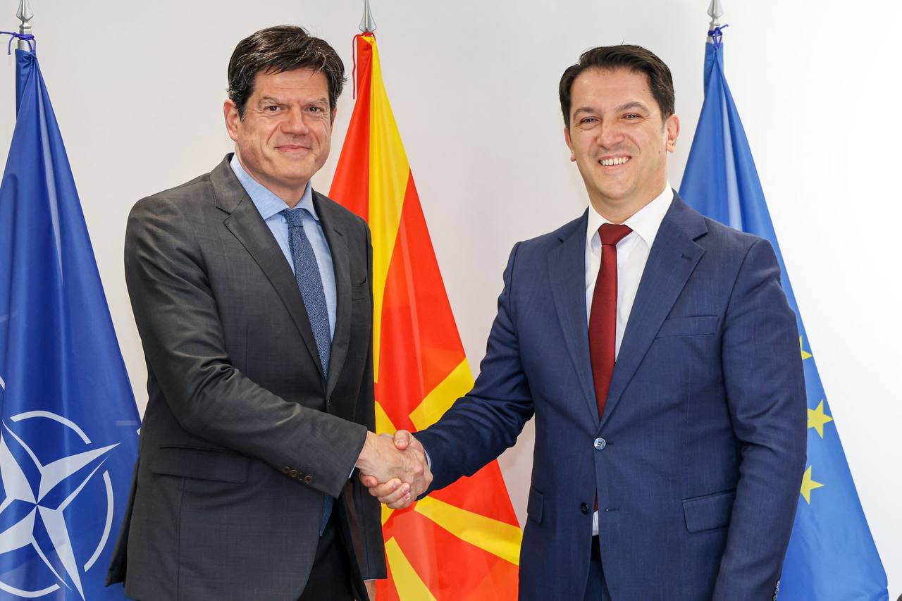 Првиот заменик-претседател на Владата и министер за европски прашања, Беким Сали, се сретна со амбасадорот на Европската Унија, Михаилис Рокас