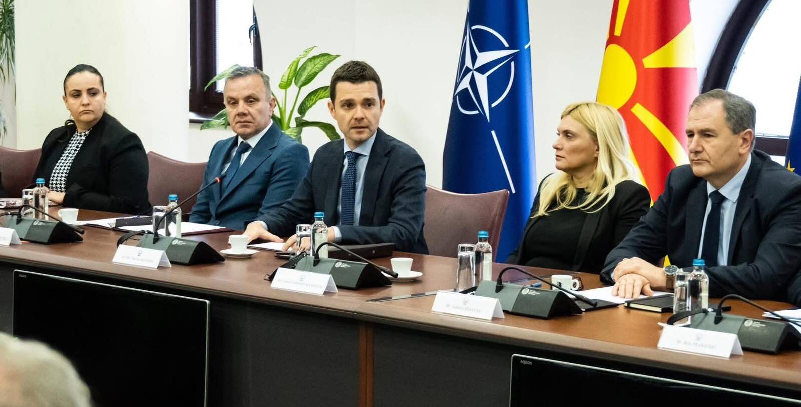 Работен појадок на министерот Муцунски со амбасадорите на земјите-членки на Европската Унија