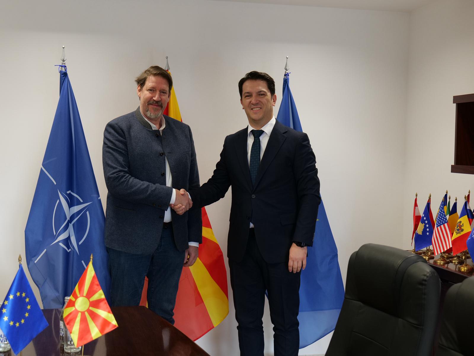 Првиот заменик-претседател на Владата и министер за европски прашања, Беким Сали, оствари средба со европратеникот Томас Вајц