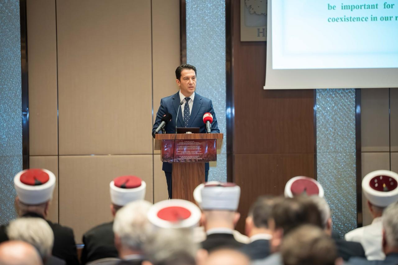 Првиот заменик-претседател на Владата на РСМ, Беким Сали учествува на Самитот на верските заедници на Балканот