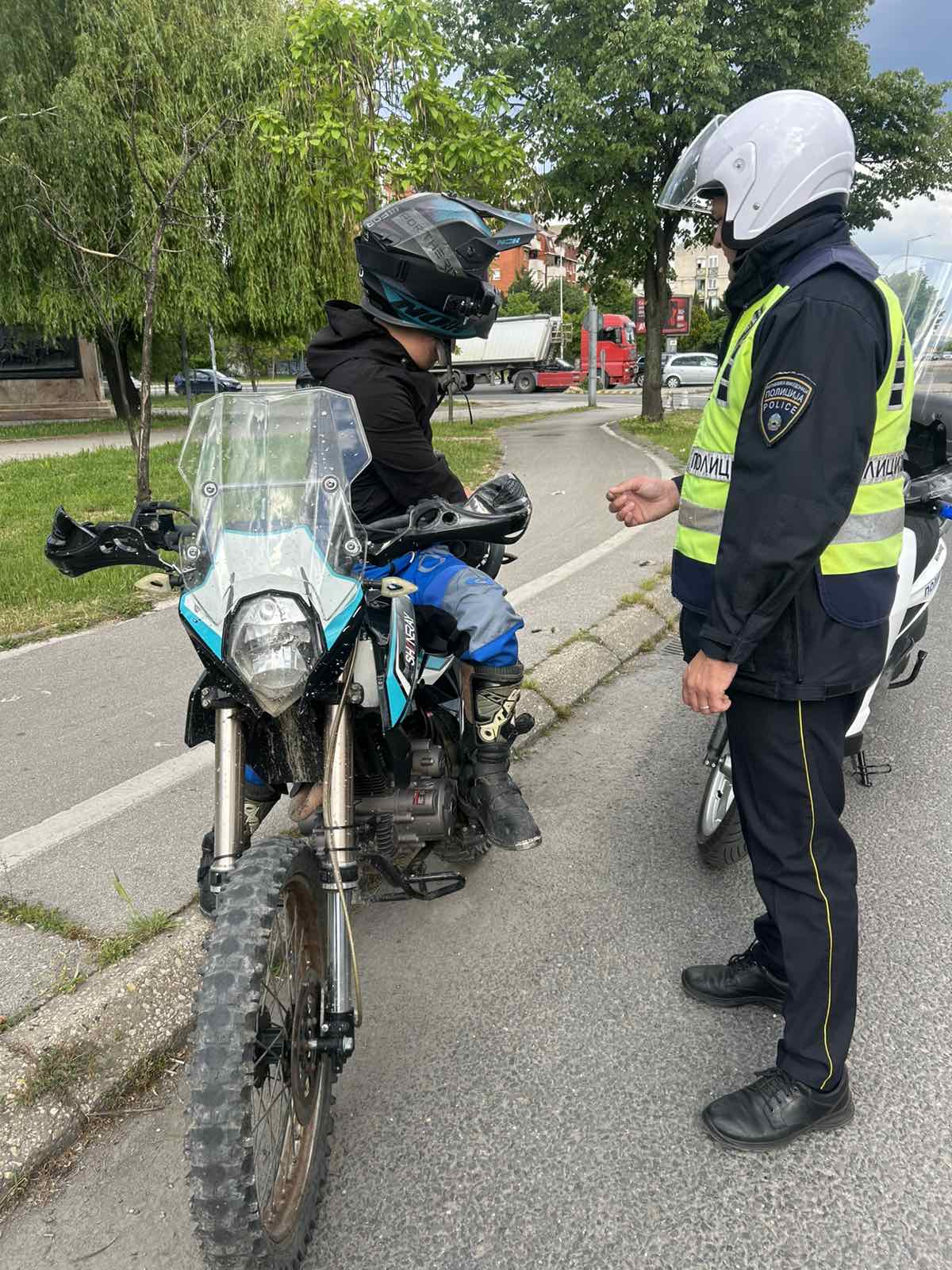 Санкционирани 113 возачи на мотоцикл во акциска контрола на СВР Скопје, 45 за возење без кацига, еден лишен поради безобѕирно управување 