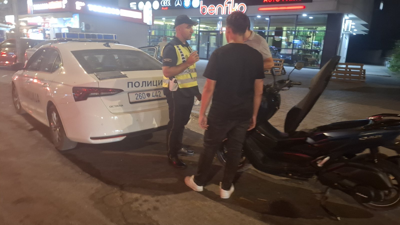 Синоќа 262 сообраќајни прекршоци во Скопје, 102 санкции за возачи на мотоцикли, шест лишени од слобода 