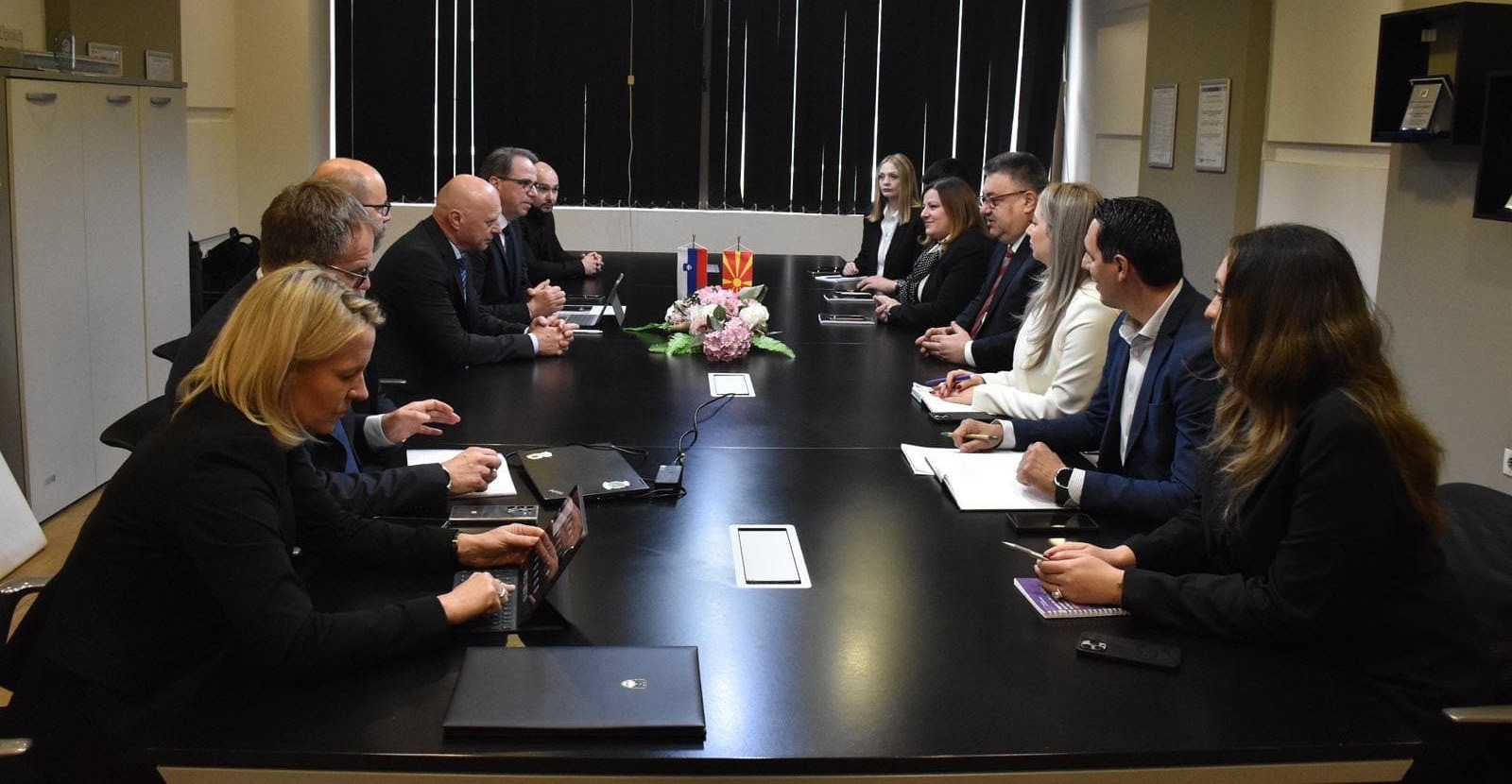СЛОВЕНИЈА ЈА ПОДДРЖУВА РЕФОРМАТА НА ЈАВНАТА АДМИНИСТРАЦИЈА ВО РЕПУБЛИКА МАКЕДОНИЈА – ОДРЖАНИ РАБОТНИ СОСТАНОЦИ СО СЛОВЕНЕЧКАТА ДЕЛЕГАЦИЈА