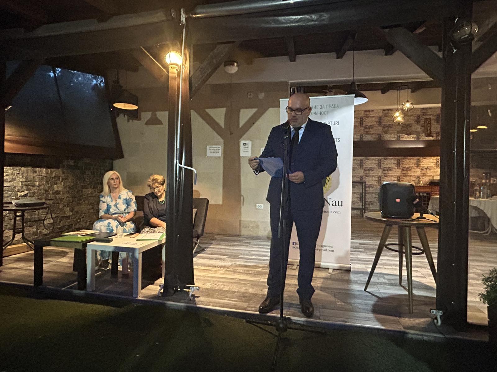 Со мултикулти поетска вечер и изложба почнаа активностите од проектот „Денови на влашката култура“