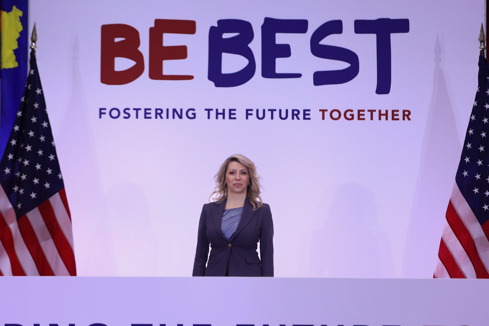 Сопругата на претседателот Мицкоски на глобален самит во Вашингтон во организација на Меланија Трамп: Целта на Владата е младите да ја разбираат технологијата и да ја користат за решавање проблеми