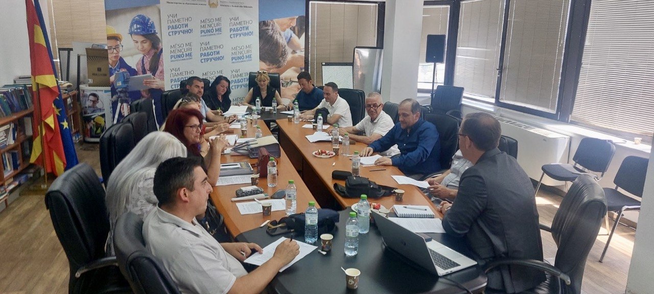 Одржана седница на Националната комисија за учебници – донесени одлуки за одобрување на нови учебници