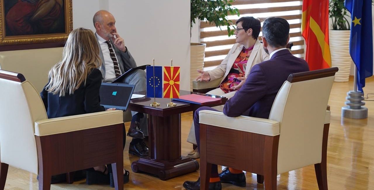 Средба Димитриеска-Кочоска – Гир: Континуитет во поддршката од ЕУ, МФ ќе го искористи искуството за спроведување на реформскиот план
