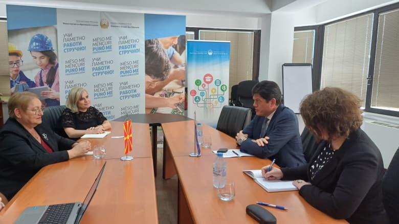 Средба Јаневска – Рокас: соработката со Европската унија е од суштинско значење за реализација на планираните образовни промени