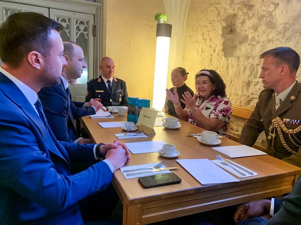 Средба Мисајловски – Пирс во Лондон: македонско-британската соработка во одбрана на највисоко ниво, придонесот кон регионалната безбедност прв приоритет