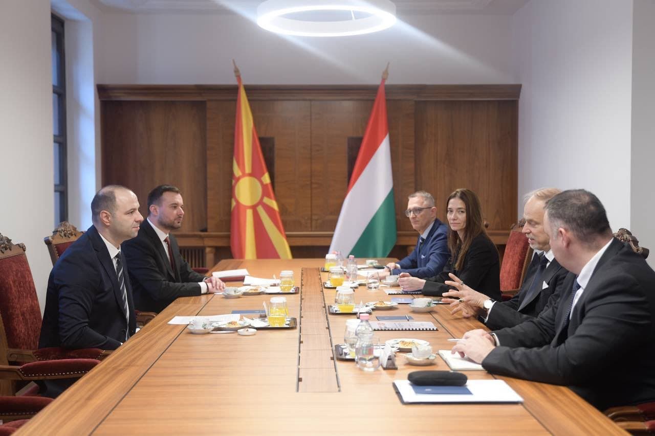 Средба Мисајловски – Салај Бобровници во рамки на унгарско – македонскиот владин самит во Будимпешта: Ние не сме само набљудувачи на сегашноста, туку архитекти на подобра и посигурна иднина