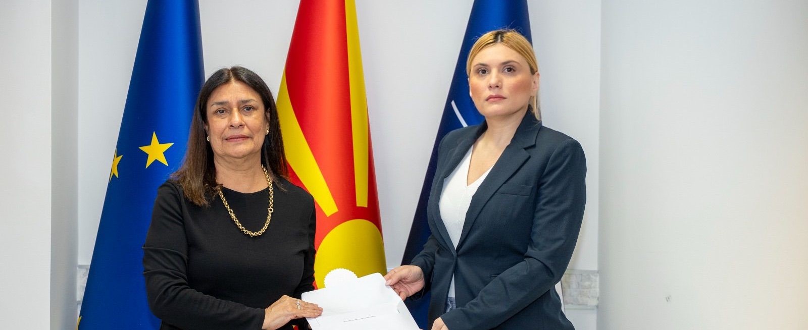 Средба на државниот секретар Елена Кузмановска со Н.Е . г-ѓа Глорија дел Кармен Оливарес Портокареро де Гаро новоименуван Амбасадор на Република Перу во Република Северна Македонија, со седиште во Букурешт