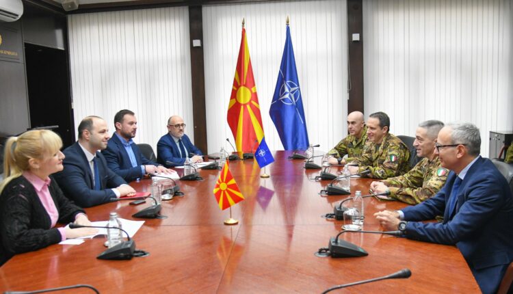 Средба на министерот Мисајловски со командантот на КФОР, генерал-мајор Бардуани: Продолжуваме со придонесот во КФОР кој ја зацврстува регионалната безбедност