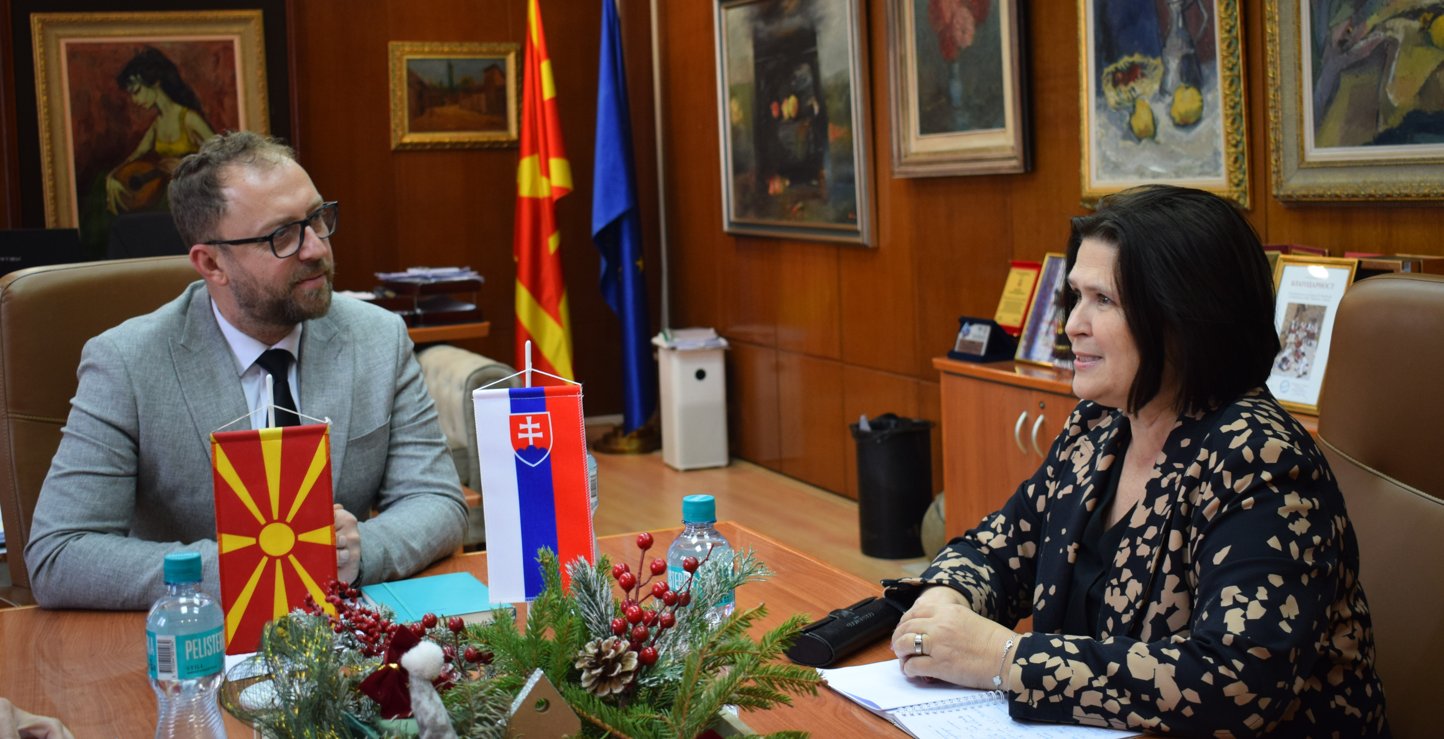 Средба на министерот Љутков со амбасадорката на Словачка, Хрицова