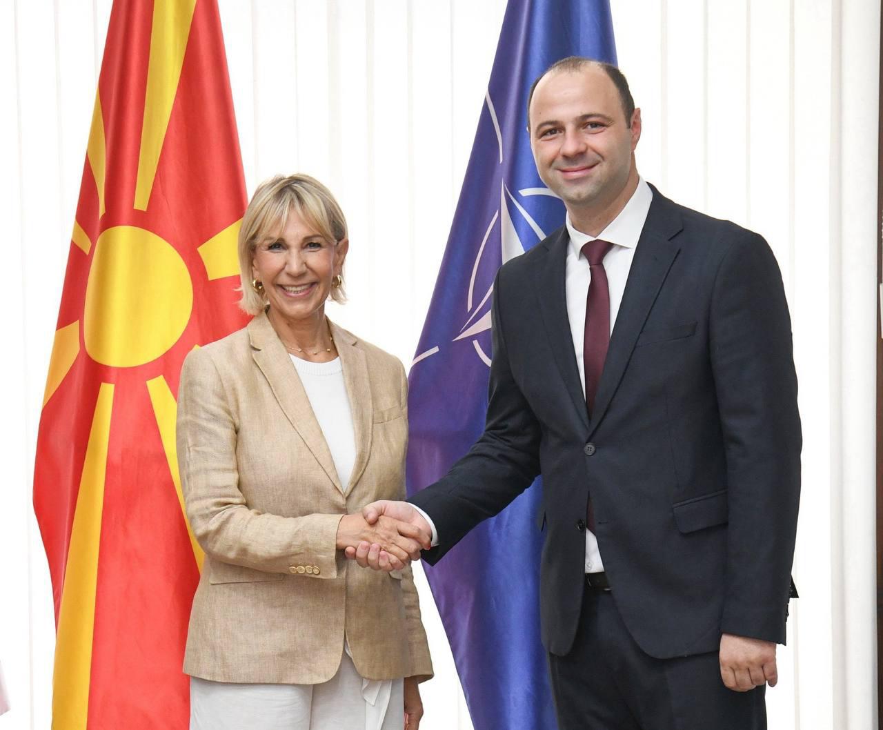 Средба на министерот Мисајловски со амбасадорката на Република Хрватска, Н.Е. Нивес Тигањ