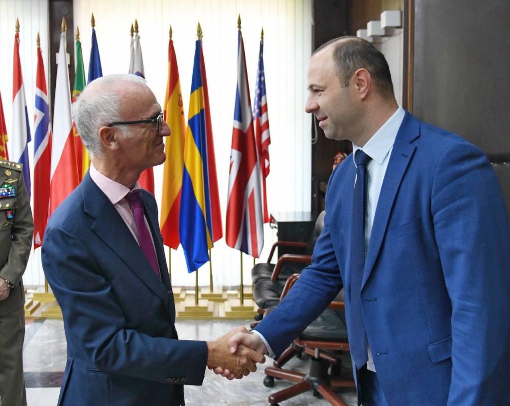 Средба на министерот Мисајловски со амбасадорот на Италија, Н.Е. Андреа Силвестри: Заеднички продолжуваме да придонесуваме во безбедноста на регионот и на источното крило на Алијансата
