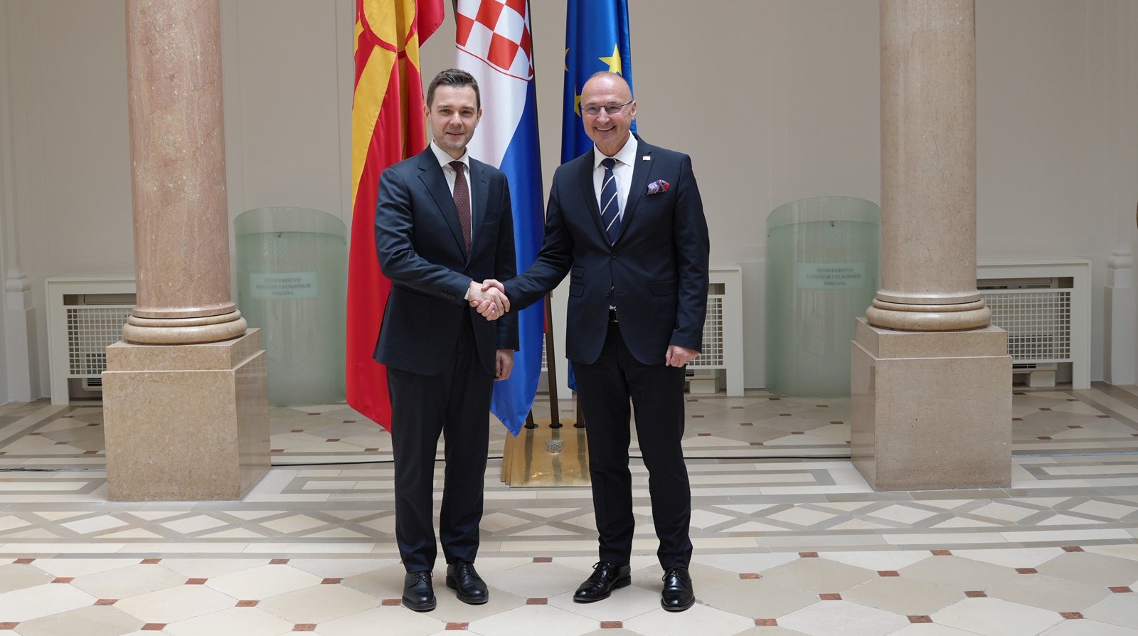 Средба на министерот Муцунски со министерот за надворешни и европски работи на Република Хрватска, Гордан Грлиќ Радман