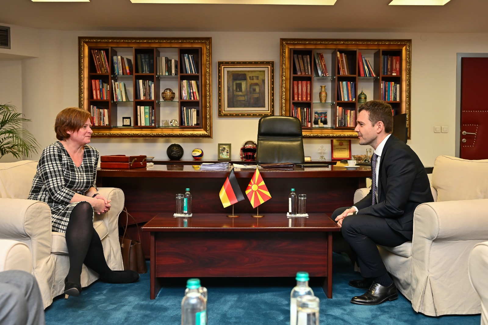 Средба на министерот Муцунски со амбасадорката на Сојузна Република Германија, Петра Дрекслер