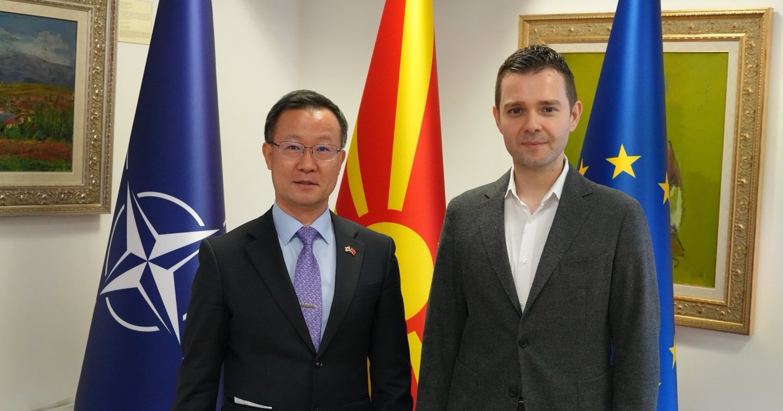 Средба на министерот за надворешни работи и надворешна трговија, Муцунски со амбасадорот на Република Кореја, Ким Донгбае