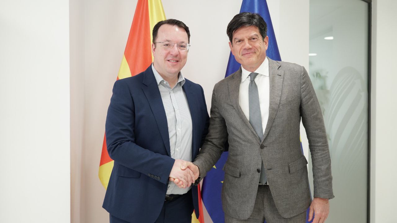 Средба на вицепремиерот Николоски и евроамбасадорот Рокас