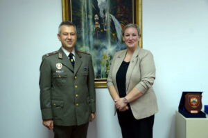 Средба на заменик министерката Елфет Исмаили со одбранбеното аташе на Република Бугарија, потполковник Асен Ламбев