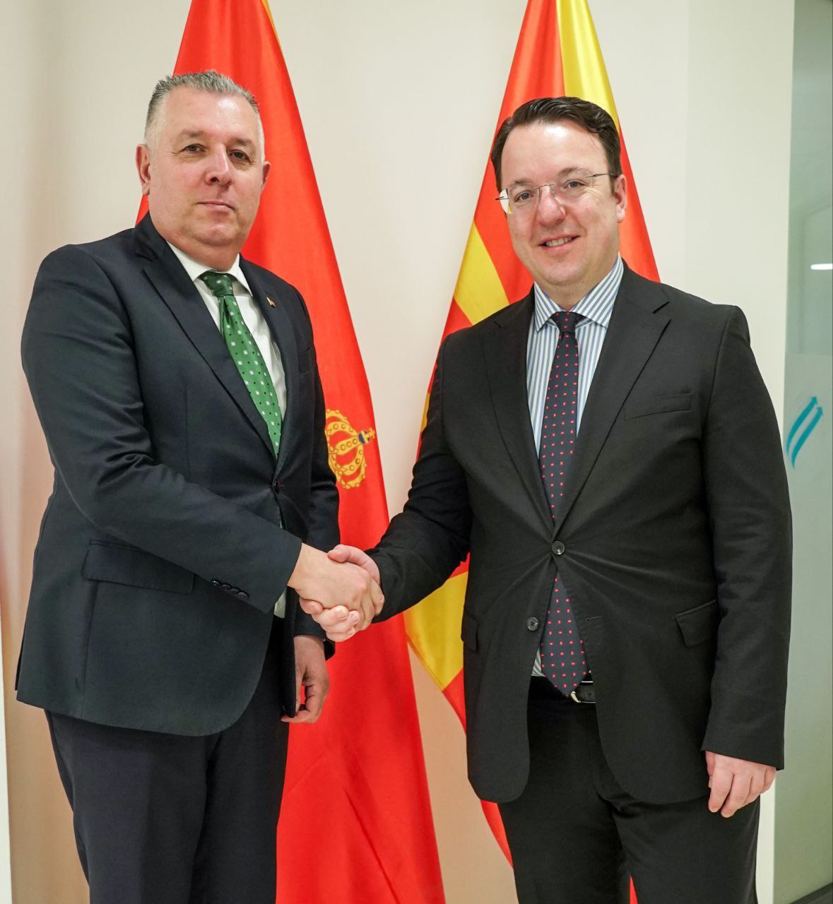 Средба Николоски- Миљаниќ: Потребно е воспоставување на авиолинија меѓу Македонија и Црна Гора во интерес на подобро поврзување на двете земји