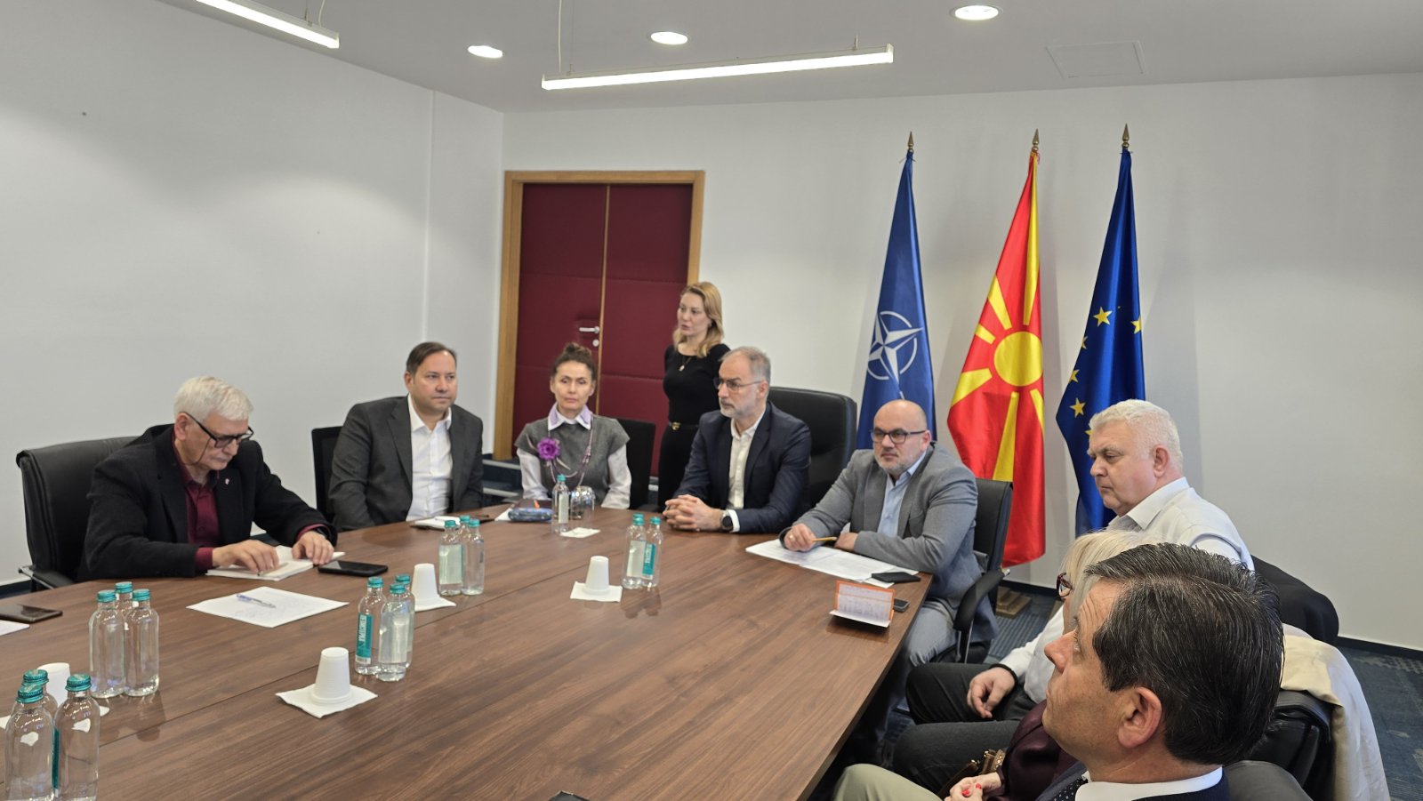 Стоилковиќ се сретна со претставници на граѓански организации кои ги претставуваат различните етнички заедници во земјата