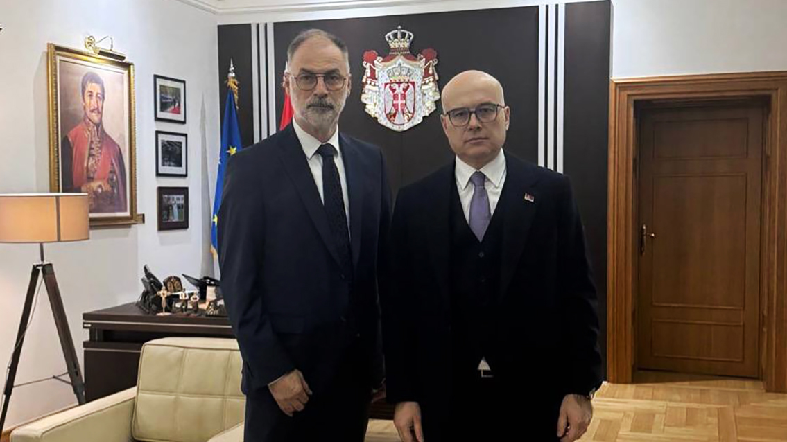 Стоилковиќ се сретна со српскиот премиер Вучевиќ