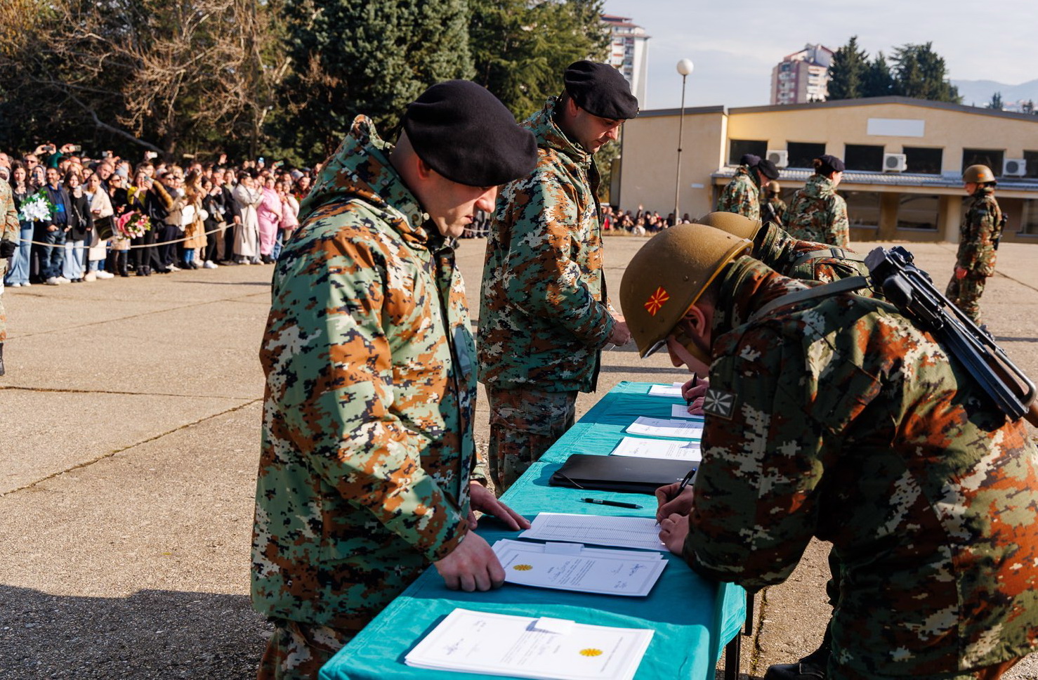 Свечена заклетва на новопримените професионални војници во Армијата
