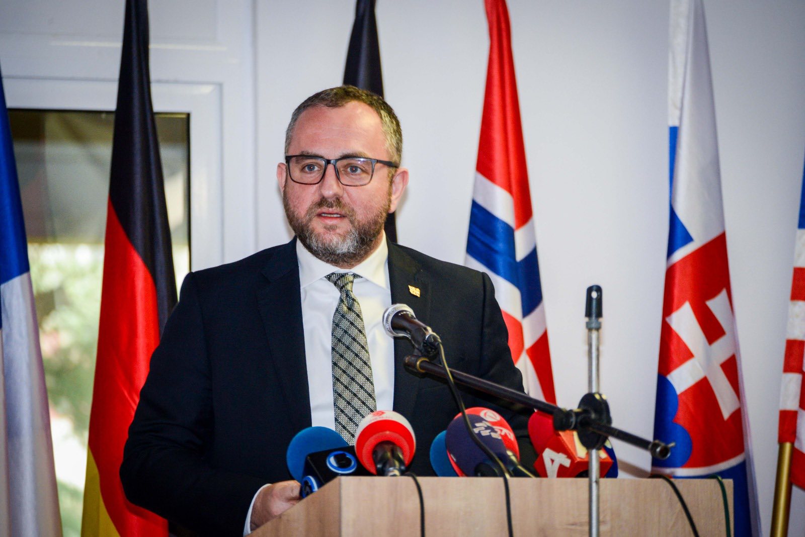 Тошковски до младите: „Животот нема рестарт – оружјето не е игра“ - национална кампања против злоупотреба на мало и лесно оружје