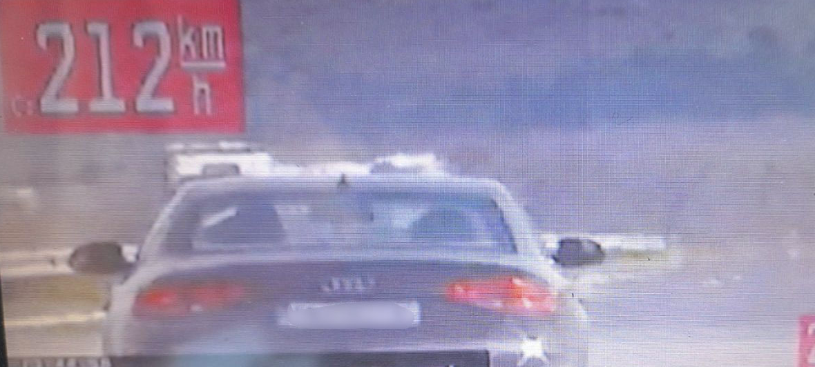 Tри лица се лишени од слобода во акциска контрола на Мобилната единица при МВР, одземени четири возила