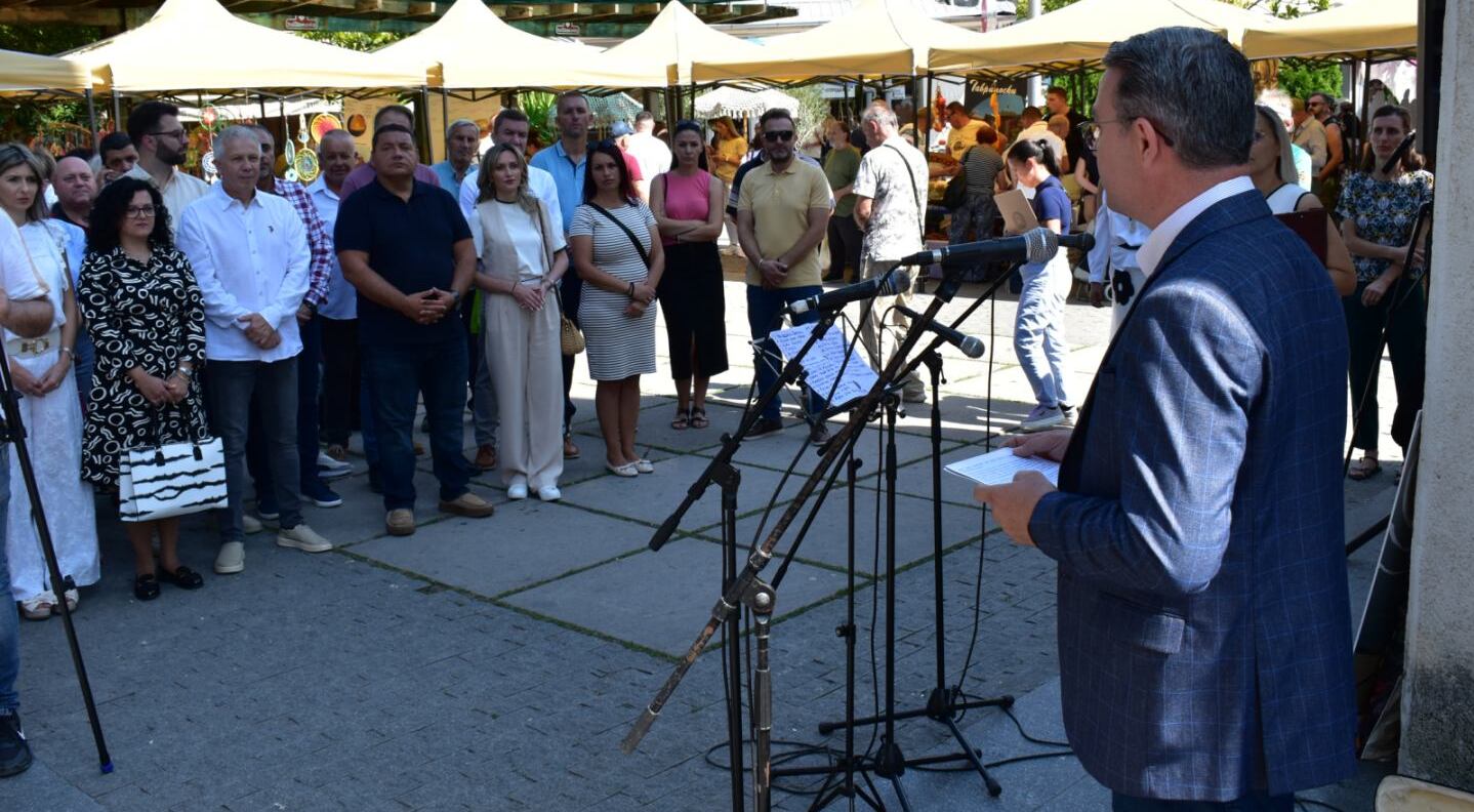 Трипуновски од Прилеп: Заложбата на министерството е на нашите полици да се продаваат македонски преработки од земјоделски производи