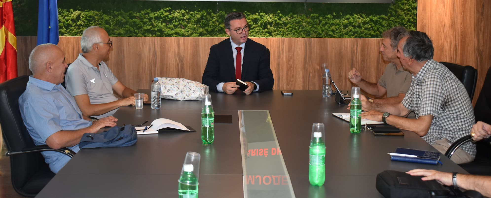 Трипуновски оствари средба со турска компанија која е заинтересирана за инвестиција во Македонија