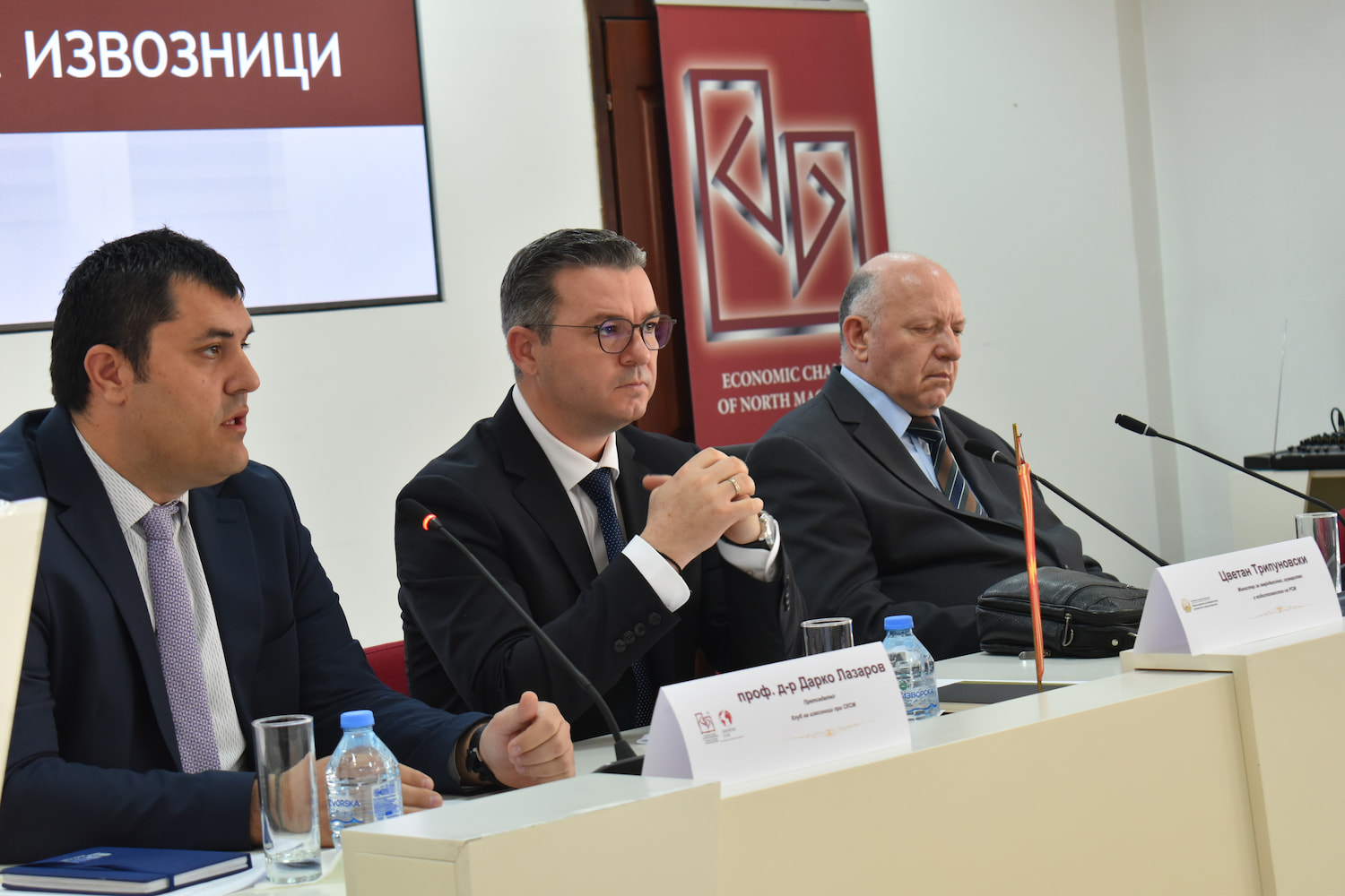 Трипуновски: За првите 10 месеци од годинава има одредени сегменти каде бележиме раст како држава и во делот на извозот на храна има зголемување за 11 проценти, кај пијалоците за 4,5, а во делот на тутунот и тутунските производи за 15 проценти