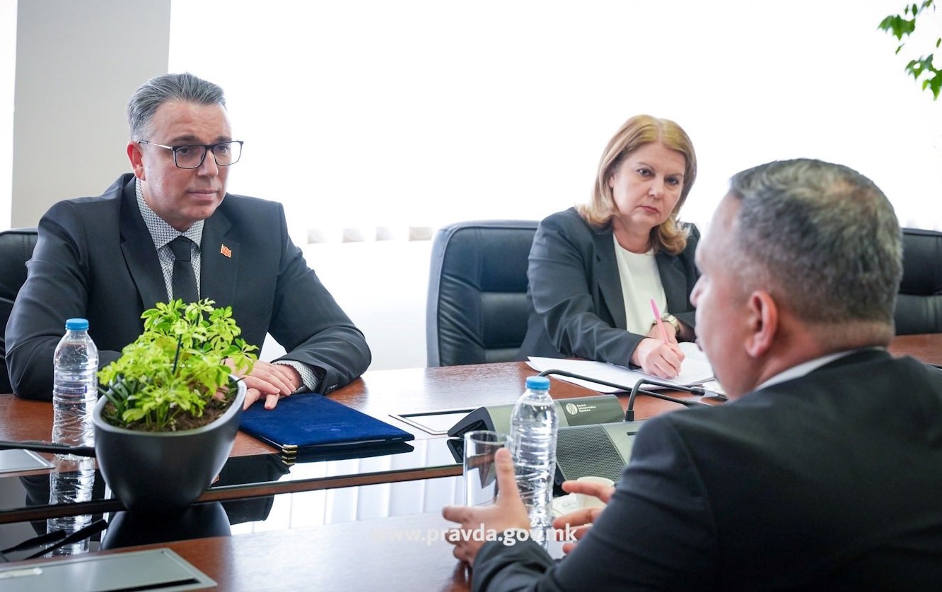 Унапредување на правата на немнозинските заедници 