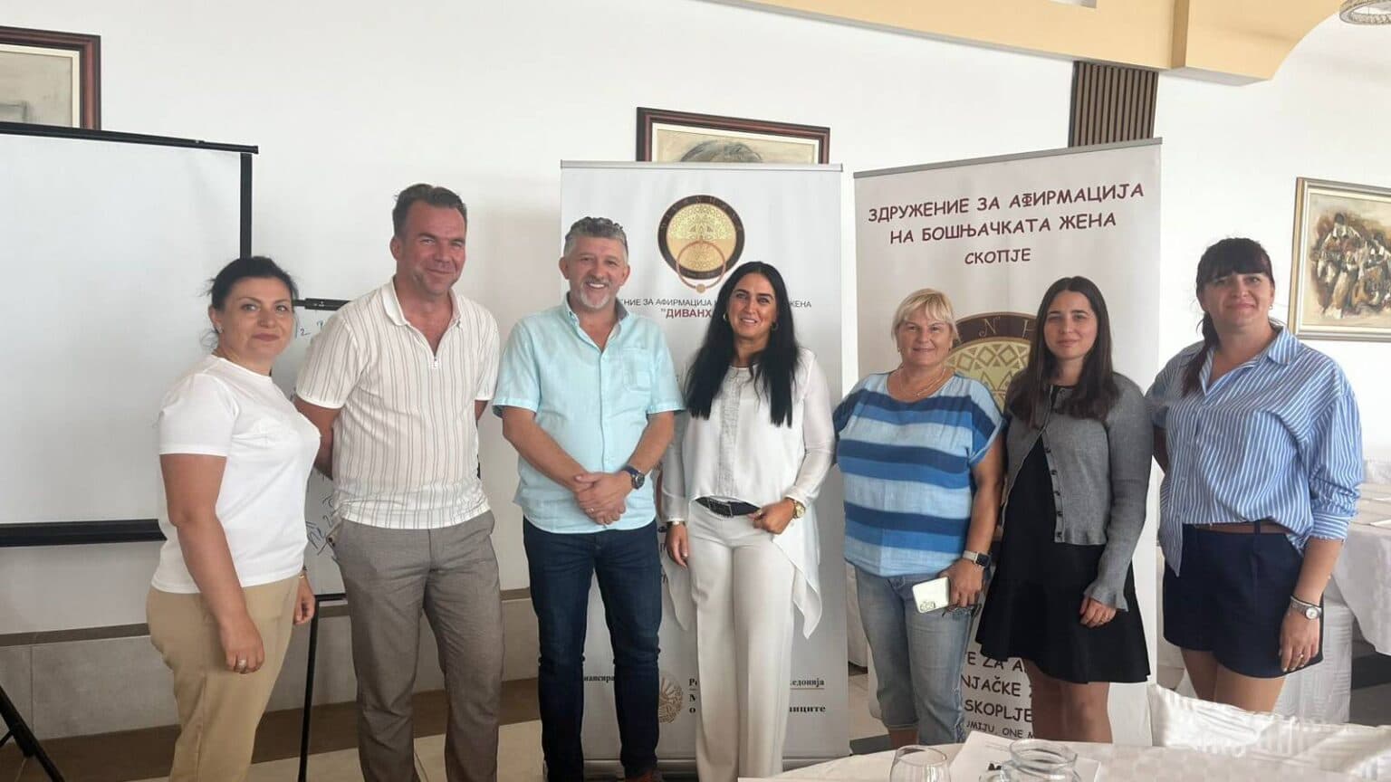Успешно реализирана проектната активност „Еднакви во правата, заедно во знаењето“ на здружението „Диванхана“