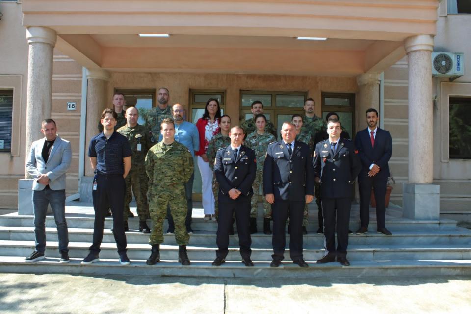 Успешно заокружен Основниот курс за односи со јавност: Зајакнување на НАТО и на партнерскте нации со клучни вештини и знаење