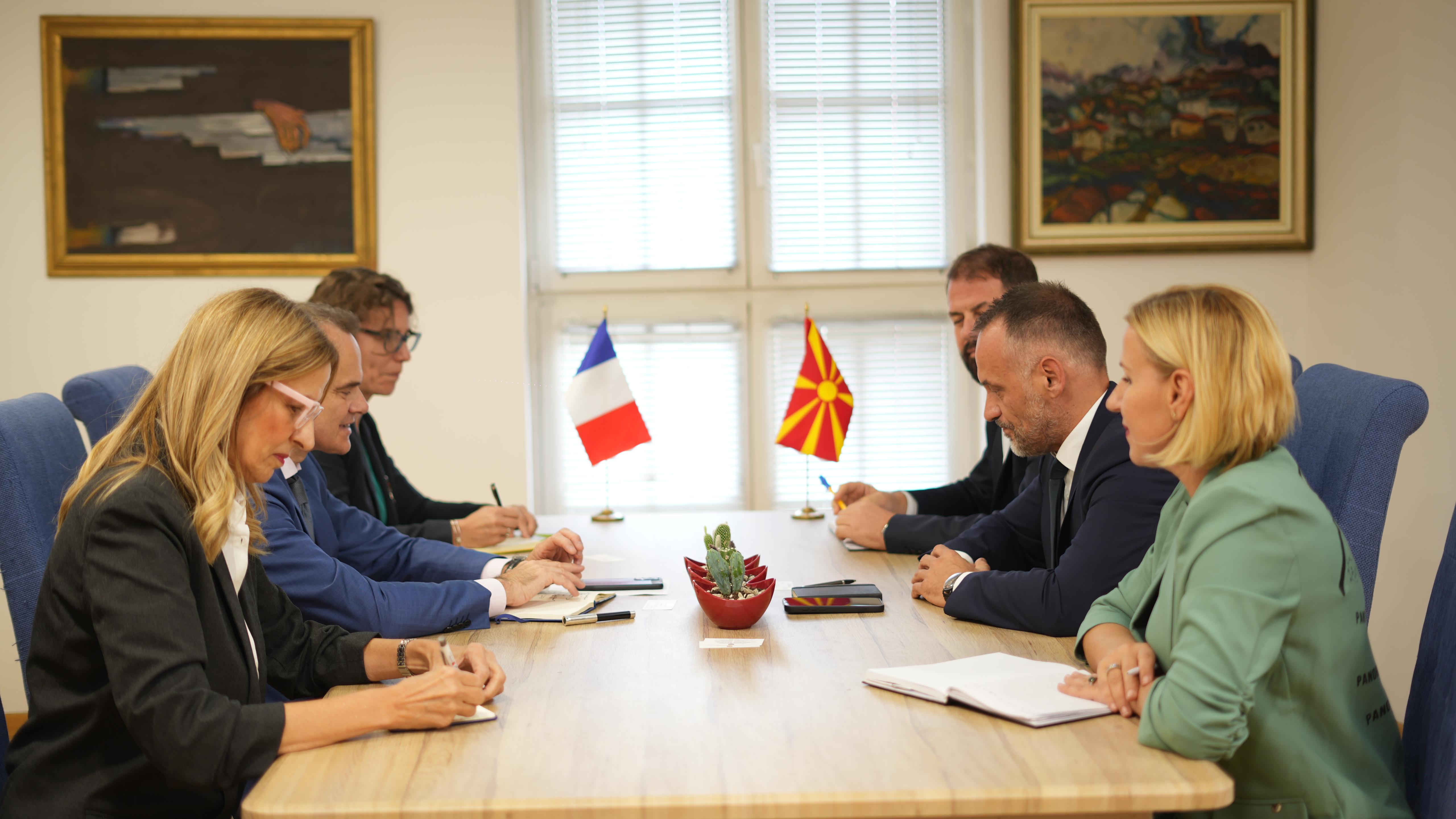 Вицепремиерот Фетаи на средба со новоакредитираниот амбасадор на Франција