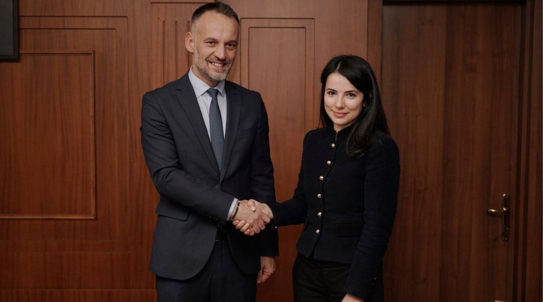 Вицепремиерот Фетаи оствари официјална средба со министерката Адеа Пирдени