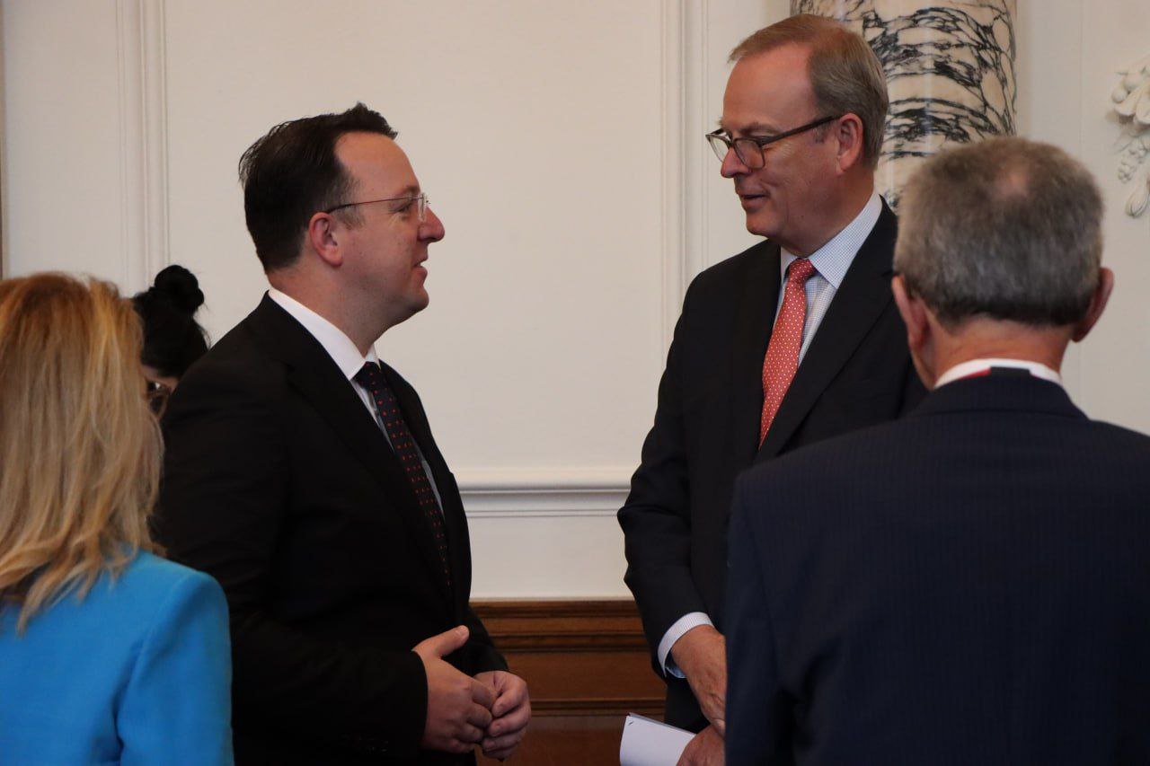 Вицепремиерот Николоски на средба со УКЕФ во Лондон: Македонија со огромна подршка од Велика Британија го започнува најважниот регионален проект за брза пруга на коридор 10