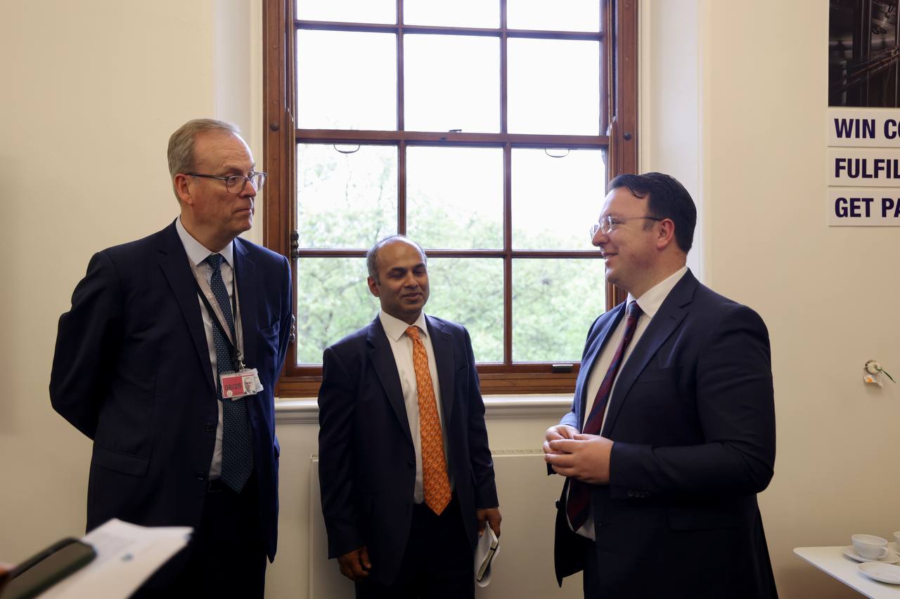 Вицепремиерот Николоски во Лондон се сретна со Тим Рид, извршен директор на извозната агенција на Обединетото Кралство. Се потврдува сратешкото партнерство меѓу двете земји, економијата и инвестициите приориет за Македонија