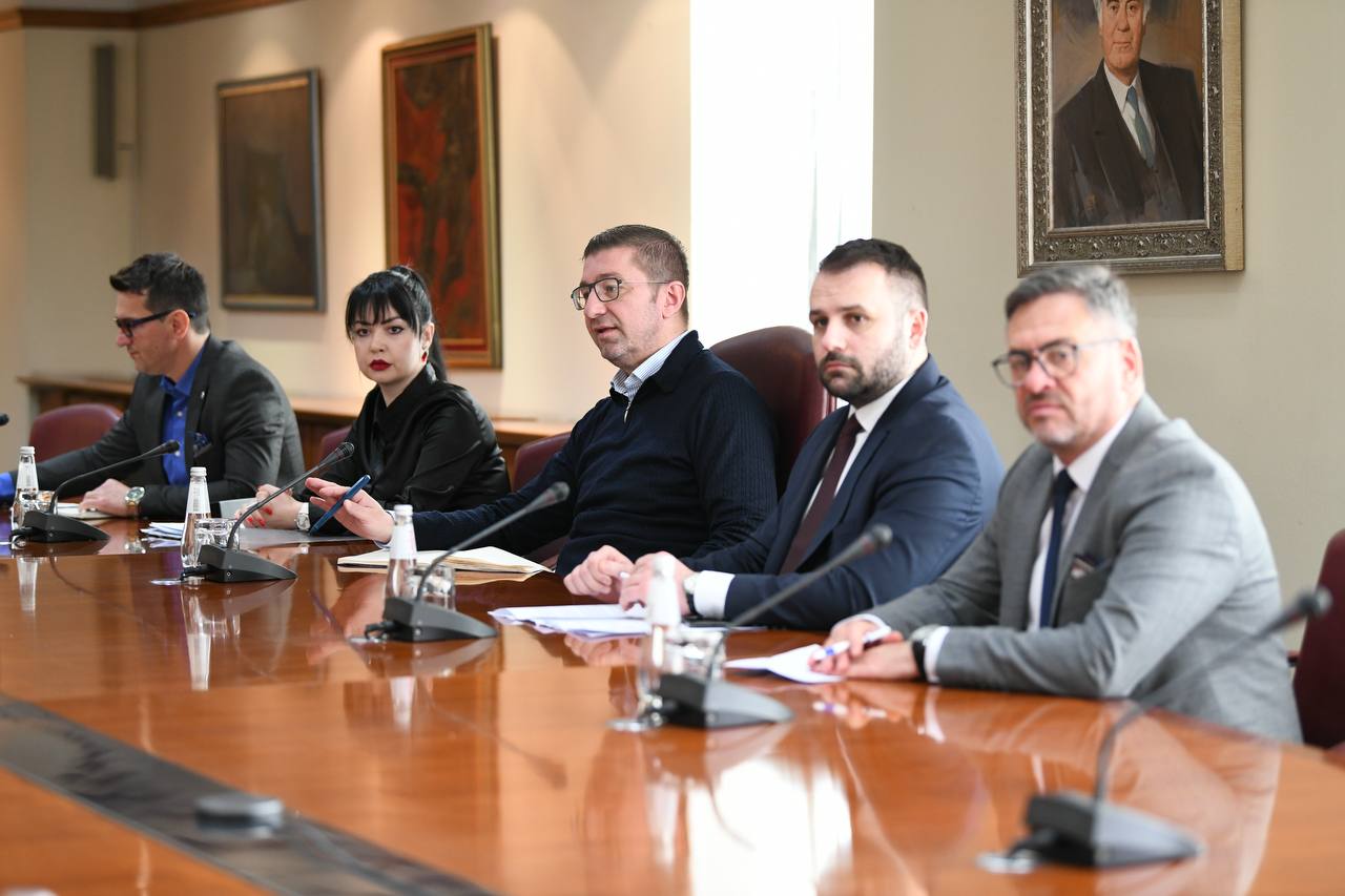 Владата ќе го прифати секој договор помеѓу синдикатите и работодавачите, во моментот кога тој ќе биде постигнат во рамките на економско социјалниот дијалог